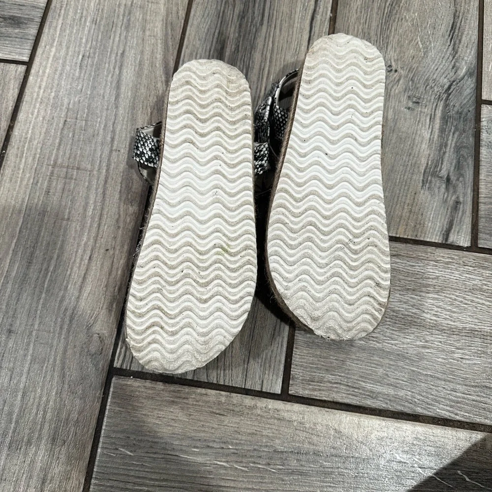 Pierre Dumas Black and White Platform Sandals